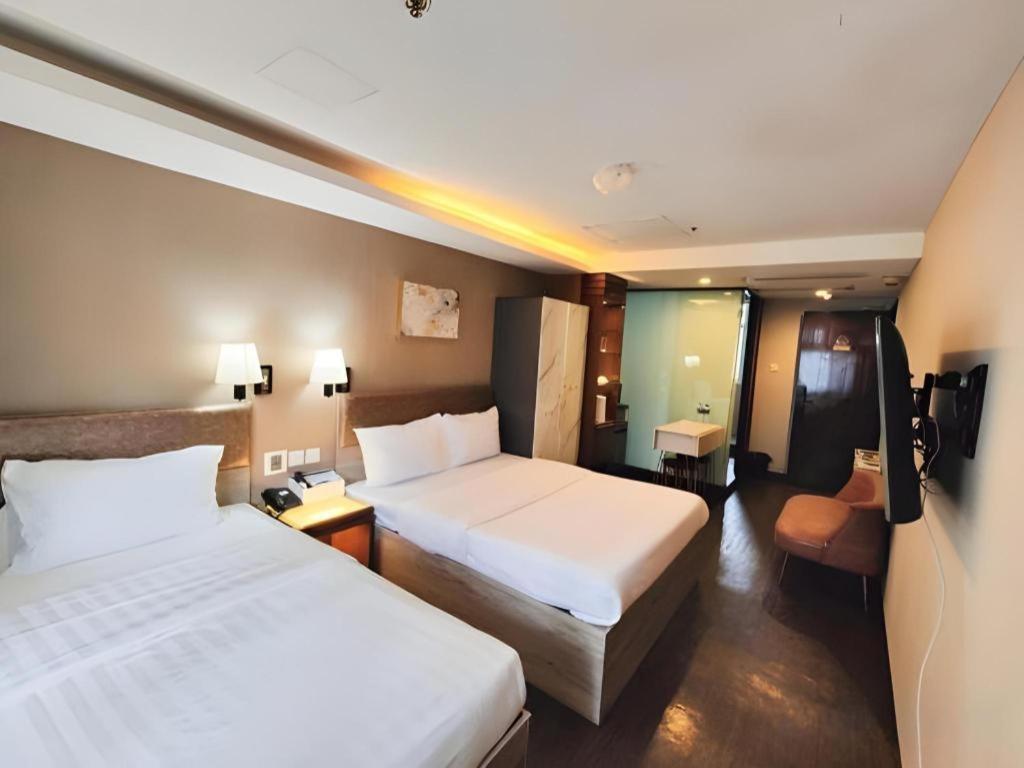 Sunny Day Hotel, Mong Kok Гонконг Екстер'єр фото